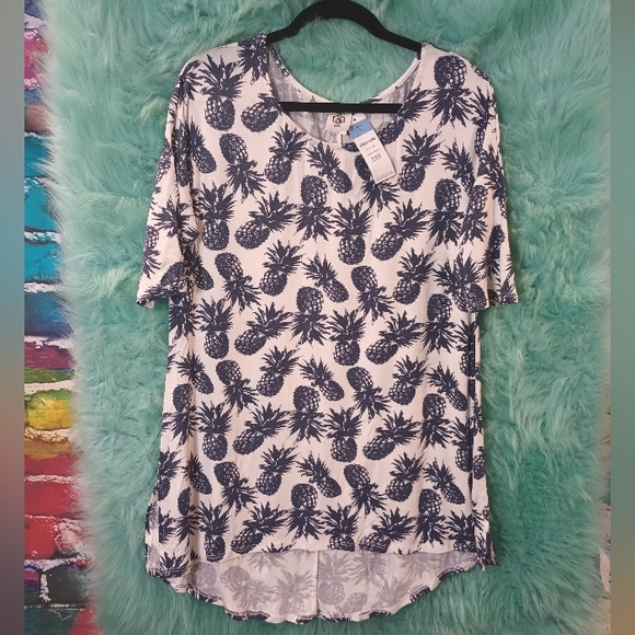 Agnes & Dora Tops - Agnes and Dora White and Blue High Low Pineapple Print T-shirt Size L